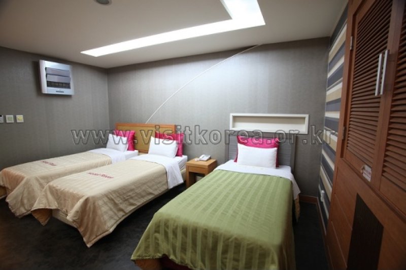 Hotel River - Goodstay  (11/17)