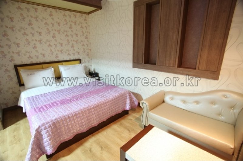 Theme Motel - Goodstay  (9/13)