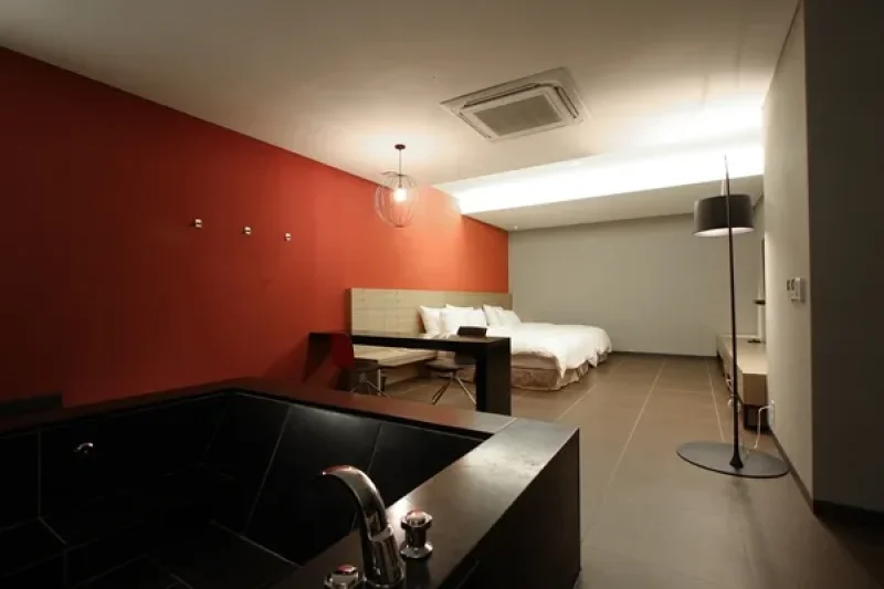 Hills Hotel - Goodstay  (6/18)