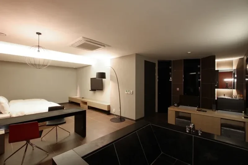 Hills Hotel - Goodstay  (7/18)