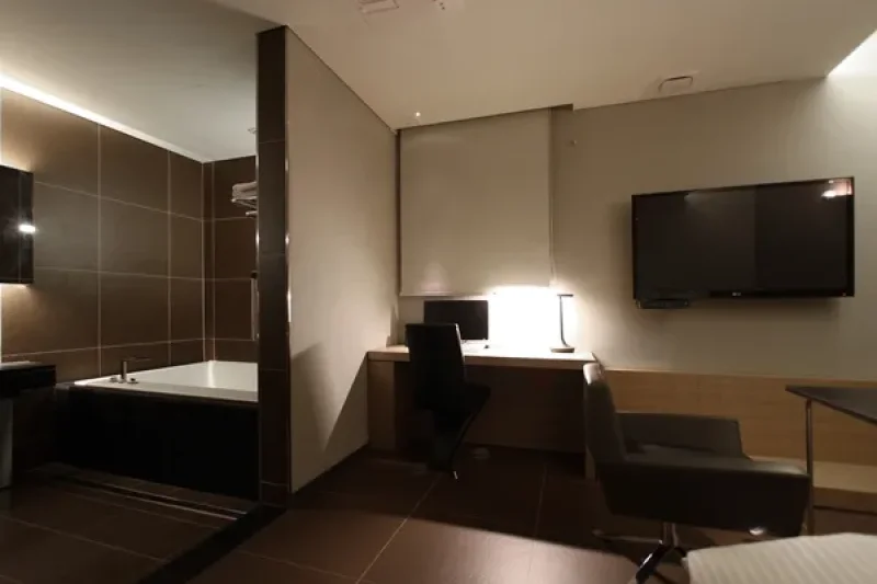 Hills Hotel - Goodstay  (12/18)