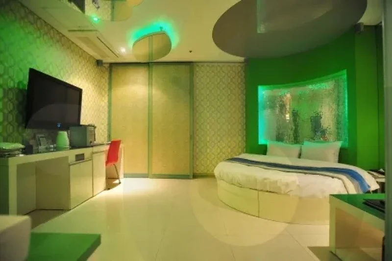 Iz Hotel - Goodstay  (10/19)