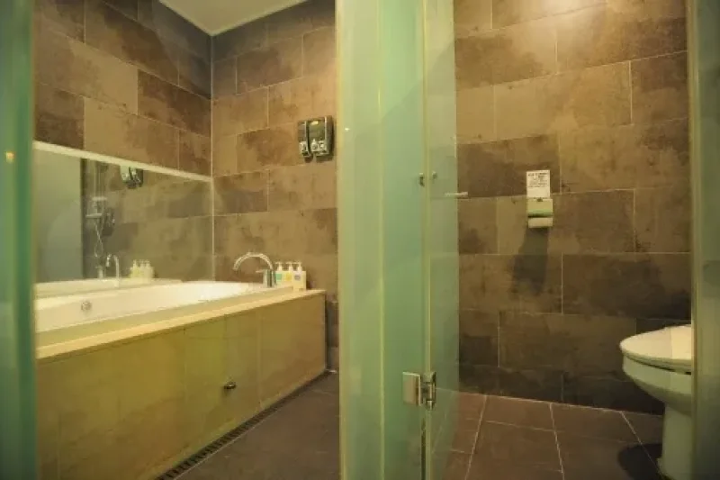 Iz Hotel - Goodstay  (12/19)