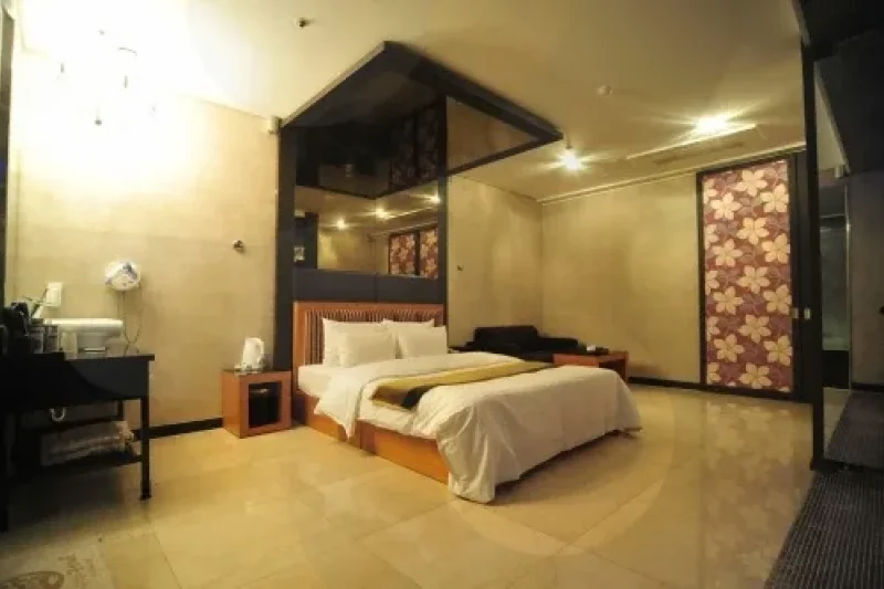 Iz Hotel - Goodstay  (13/19)