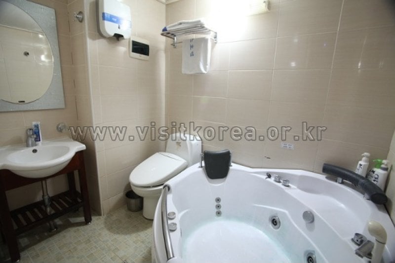 Bandi Hotel - Goodstay  (6/12)