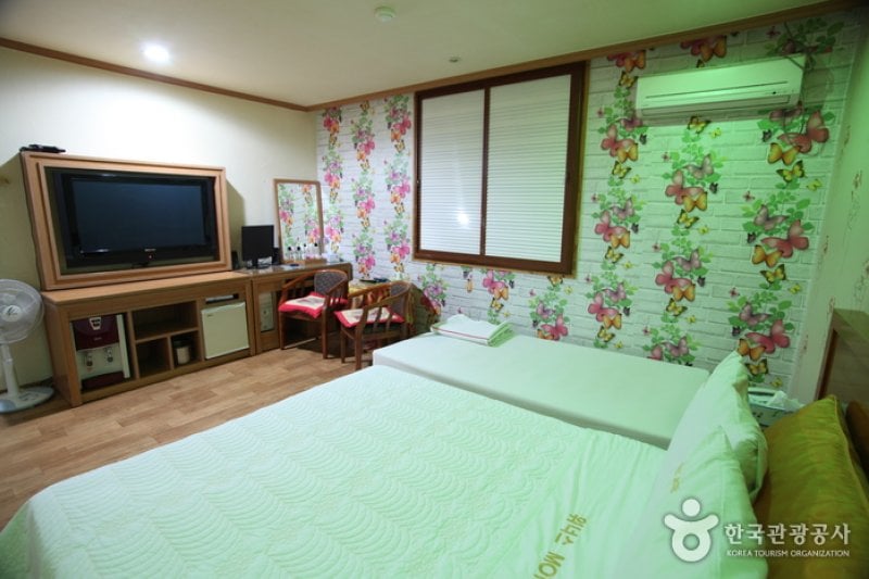Bandi Hotel - Goodstay  (10/12)