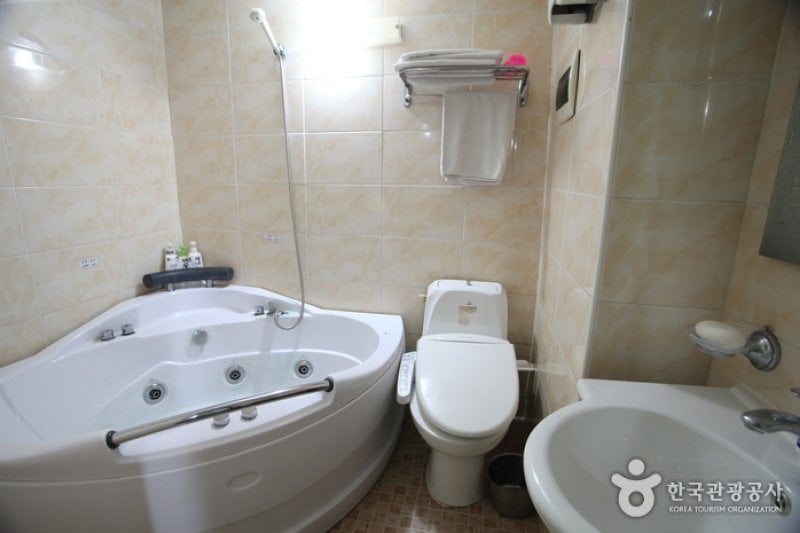 Bandi Hotel - Goodstay  (12/12)