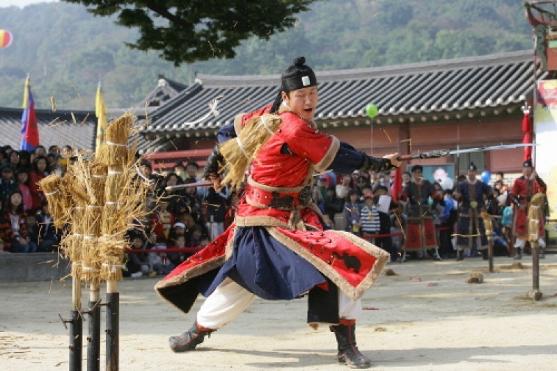 Hwaseong Haenggung 24 Martial Arts Trial Performance  (2/4)
