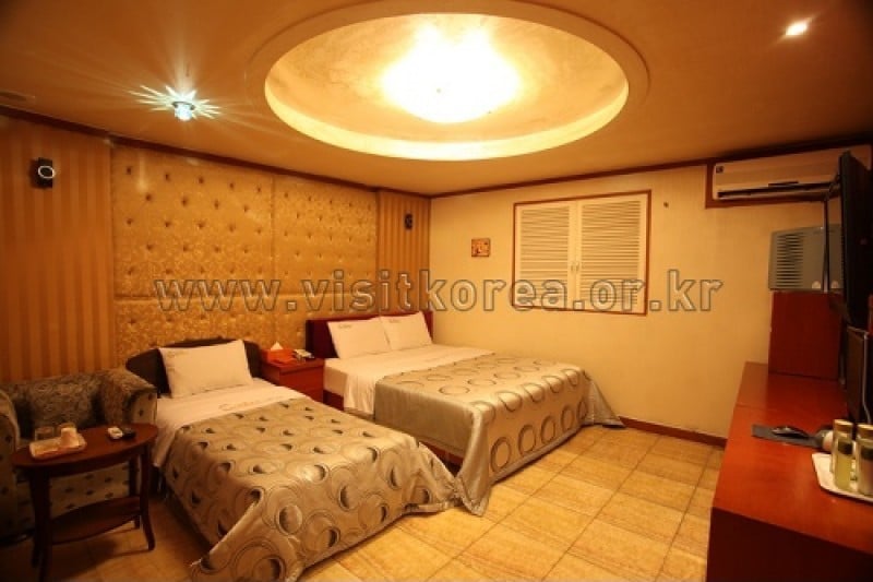 Cinema - Goodstay  (2/9)