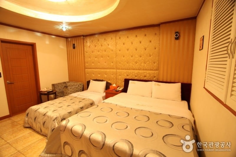 Cinema - Goodstay  (3/9)