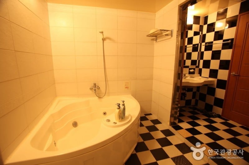 Cinema - Goodstay  (6/9)