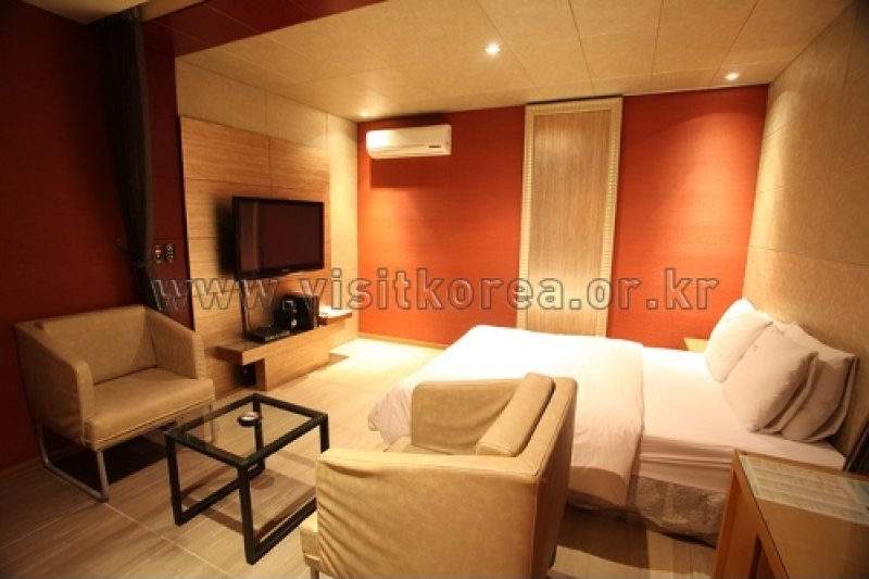 Lausanne Hotel - Goodstay  (3/10)