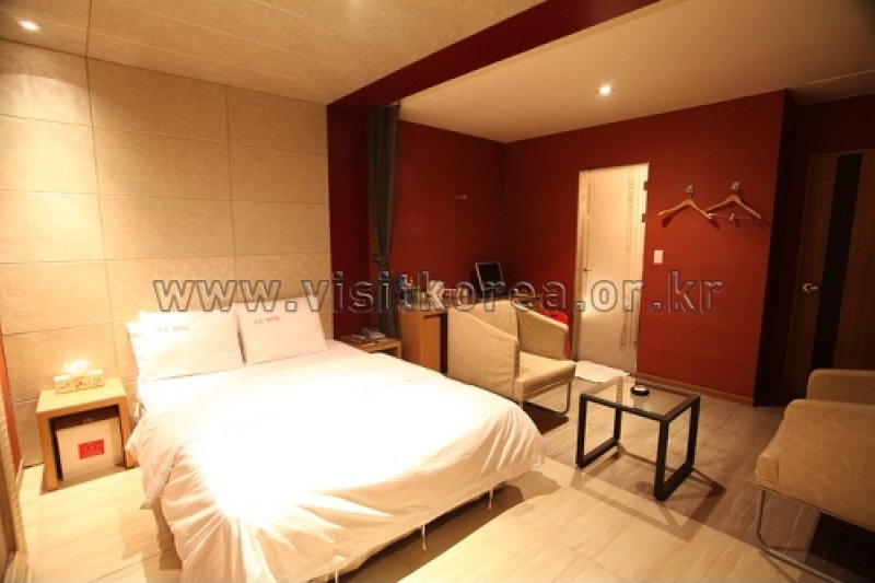 Lausanne Hotel - Goodstay  (4/10)