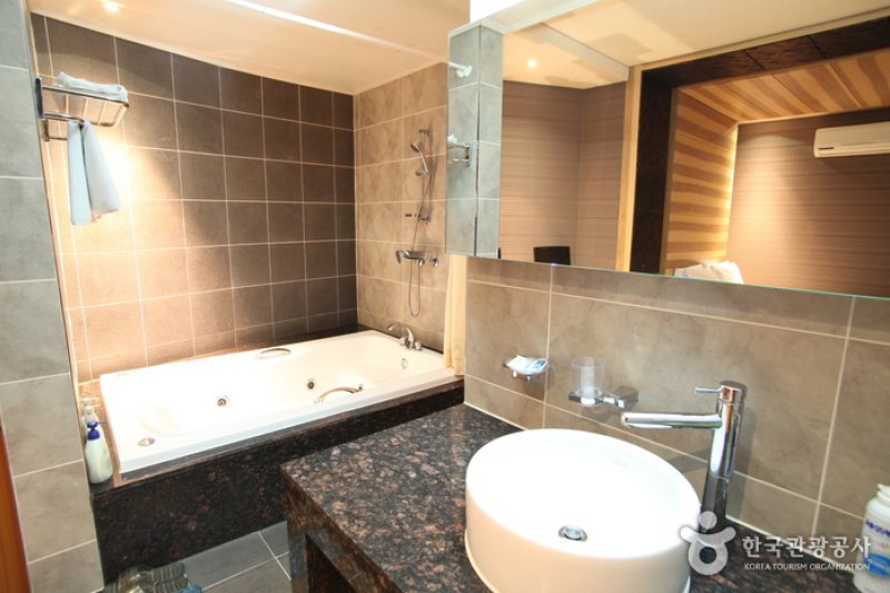 Lausanne Hotel - Goodstay  (10/10)