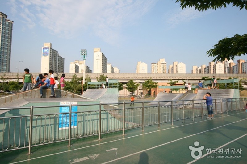 Sangdong Lake Park  (1/6)
