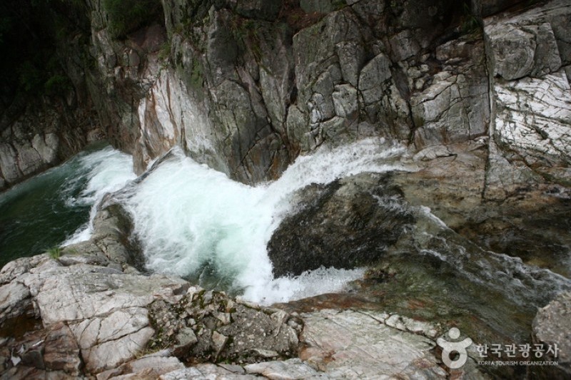Jungwon Falls  (7/12)
