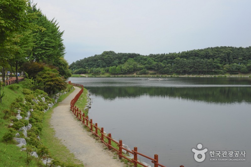 Seolbong Park  (3/8)