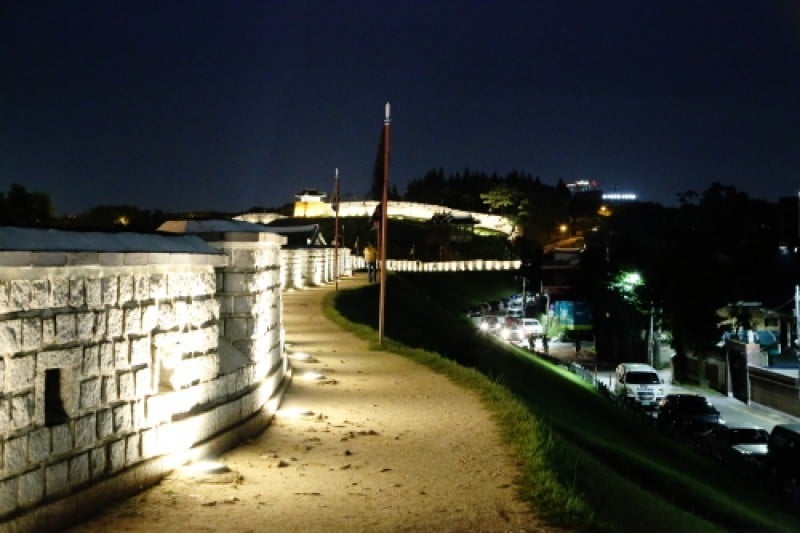 Moonlight Tour at Suwon Hwaseong  (3/8)