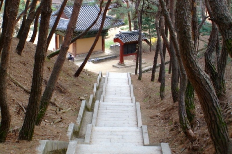 Silleuk Temple Resort  (3/5)