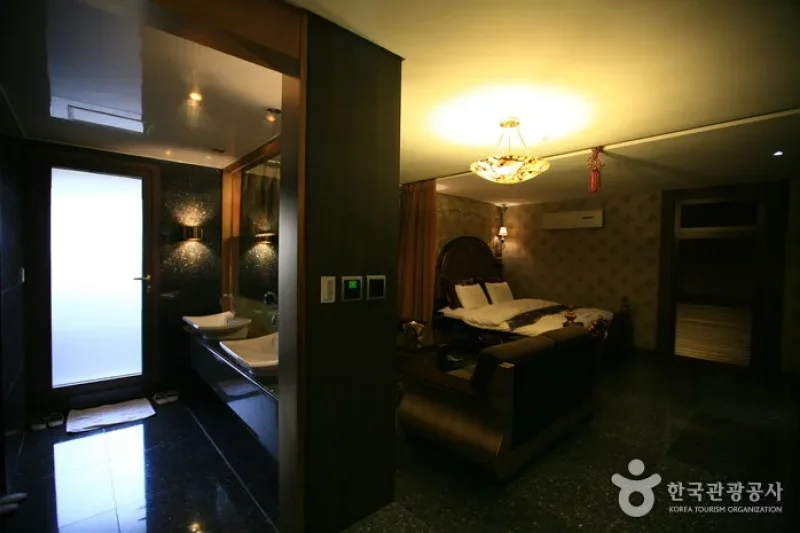Hotel SR  (2/6)