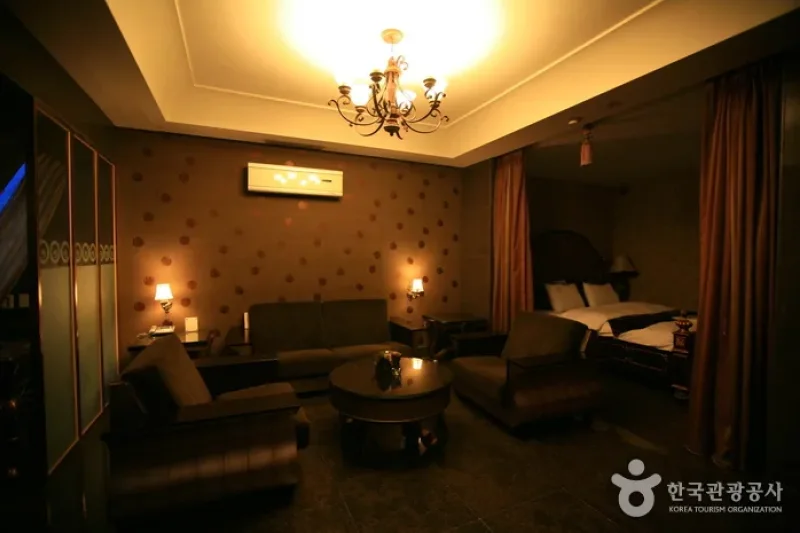 Hotel SR  (5/6)