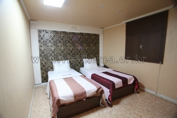 Q Hotel