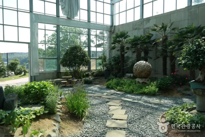 Soulone Botanical Garden  (4/29)