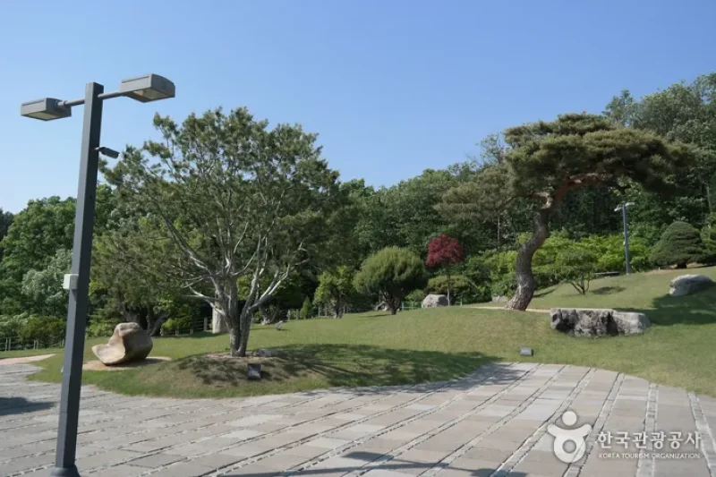 Soulone Botanical Garden  (7/29)