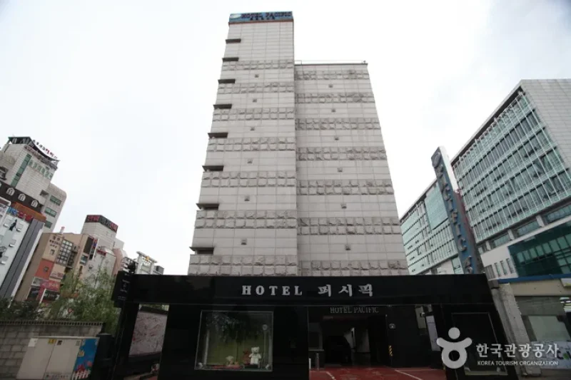 Hotel Pacific  (1/15)