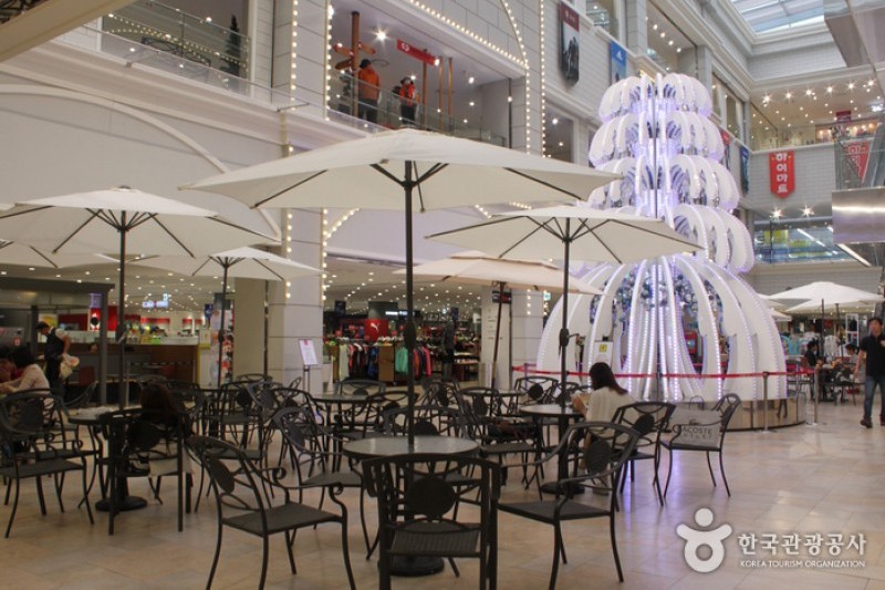 Lotte Premium Outlets - Gwangmyeong Branch  (4/9)