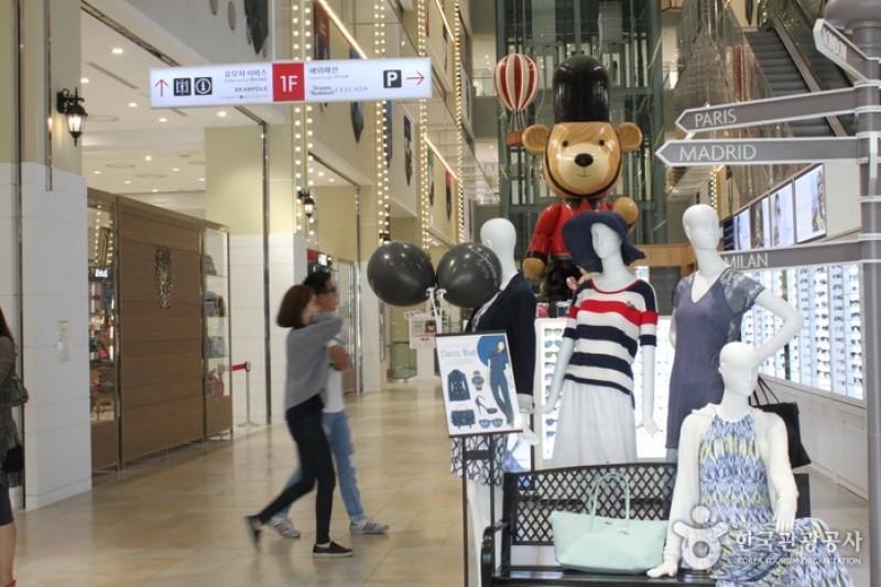 Lotte Premium Outlets - Gwangmyeong Branch  (8/9)