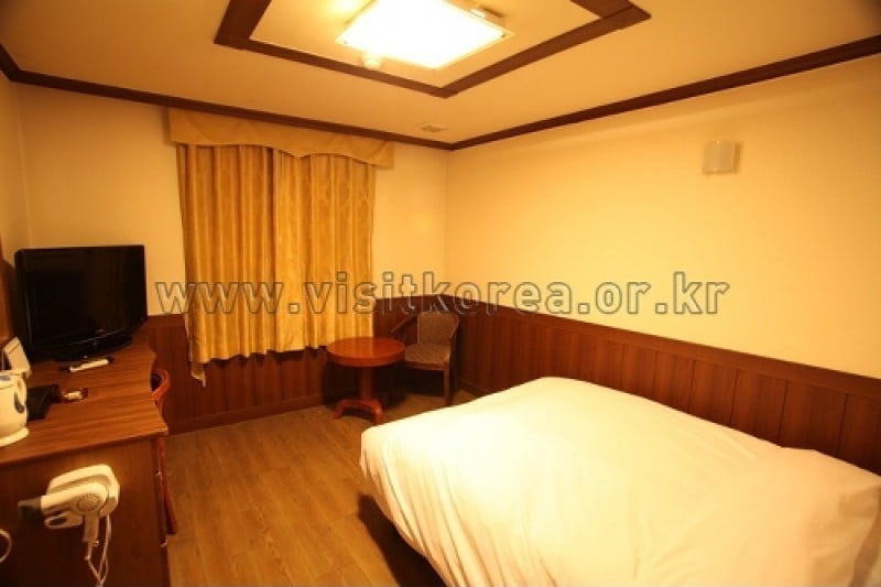 Central Hotel - Goodstay  (1/14)