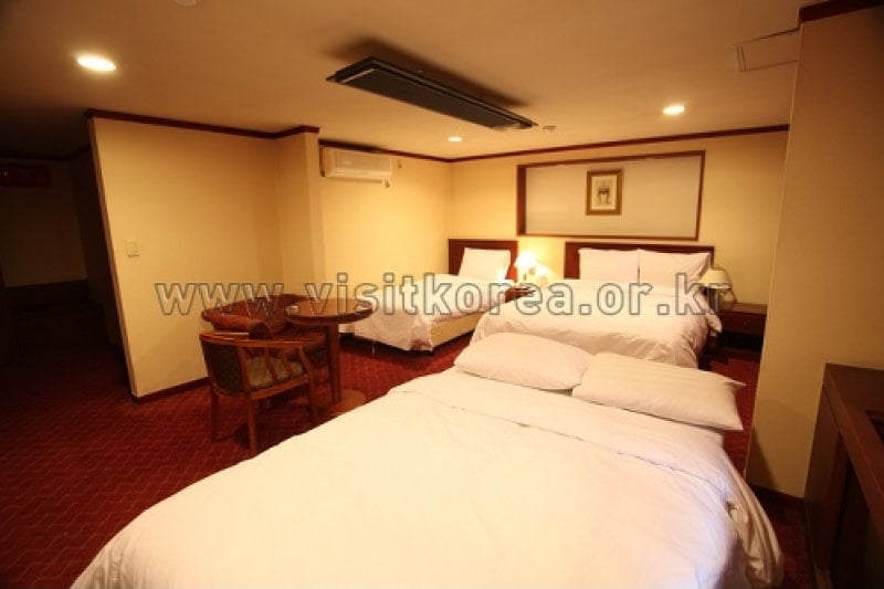 Central Hotel - Goodstay  (11/14)