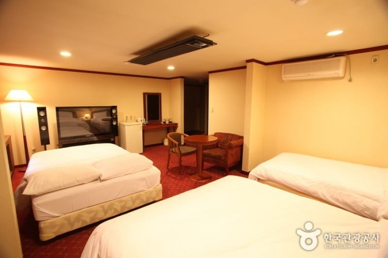 Central Hotel - Goodstay  (12/14)