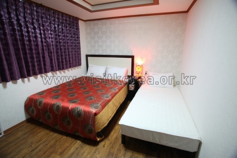A Plus Hotel - Goodstay  (2/11)