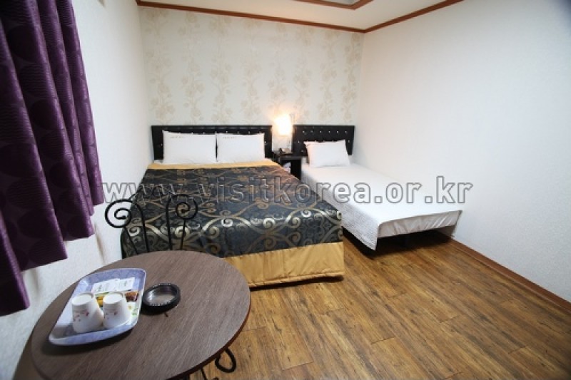 A Plus Hotel - Goodstay  (9/11)