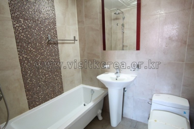 Iris Hotel - Goodstay  (5/22)