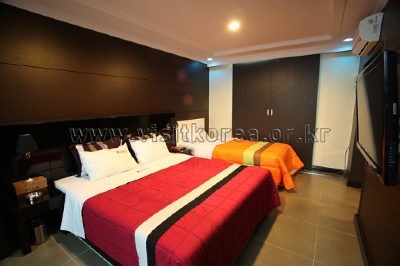 Hotel Hill House - Goodstay  (9/14)