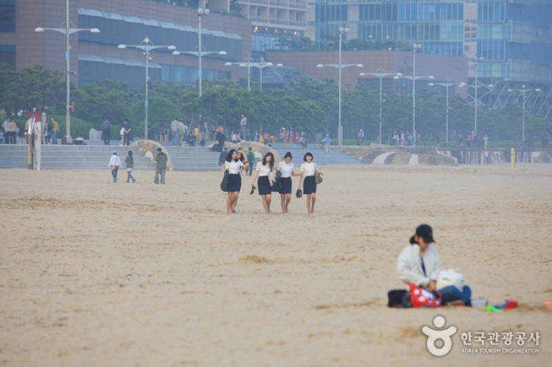 Haeundae Beach  (2/30)