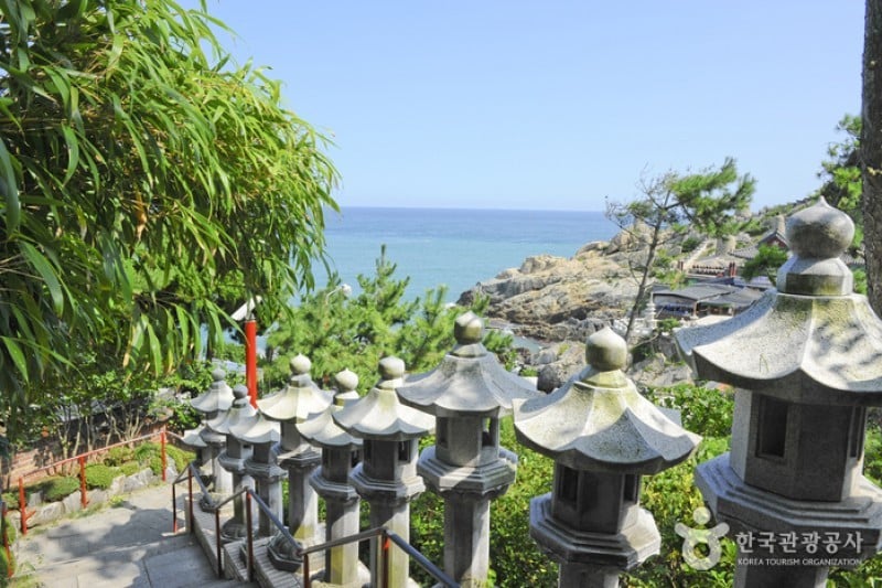Haedong Yonggungsa Temple  (1/32)