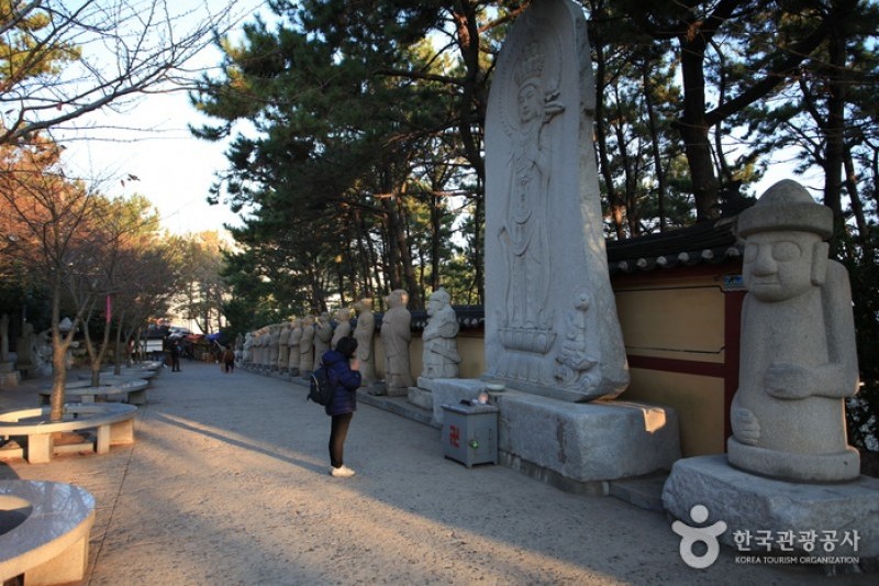 Haedong Yonggungsa Temple  (7/32)