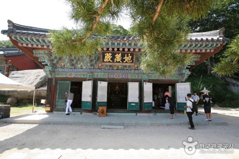 Beomeosa Temple  (2/15)