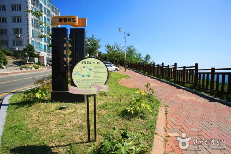 Dalmaji-gil Road  (1/15)