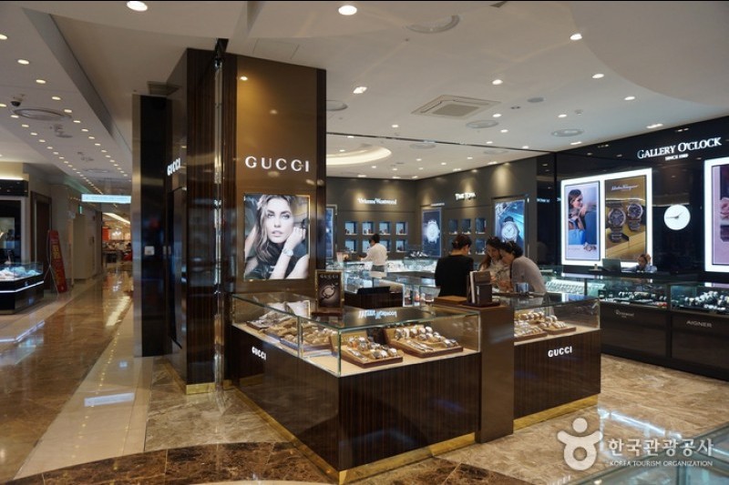 Lotte Department Store - Busan Branch  (11/17)