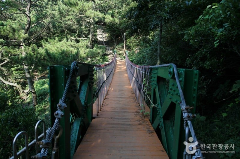 Amnam Park  (4/10)