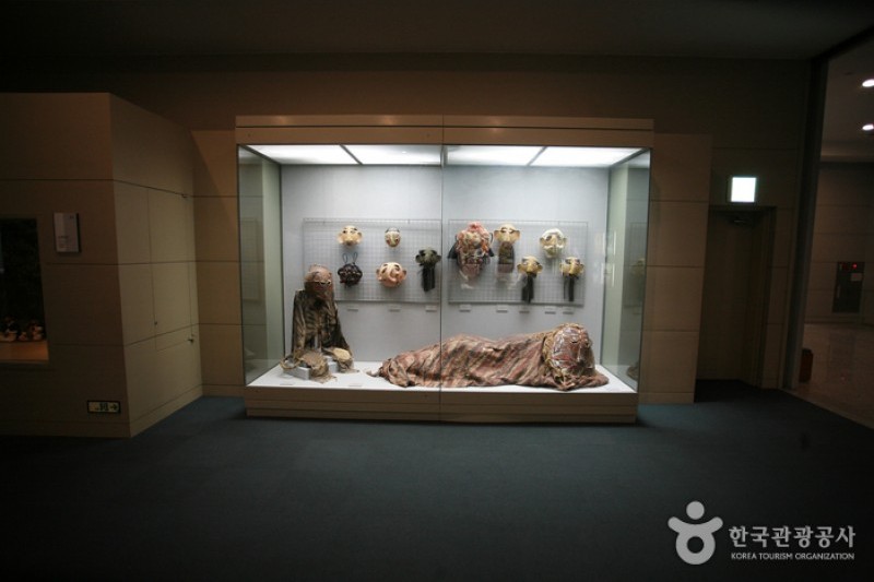 Busan Museum  (1/14)