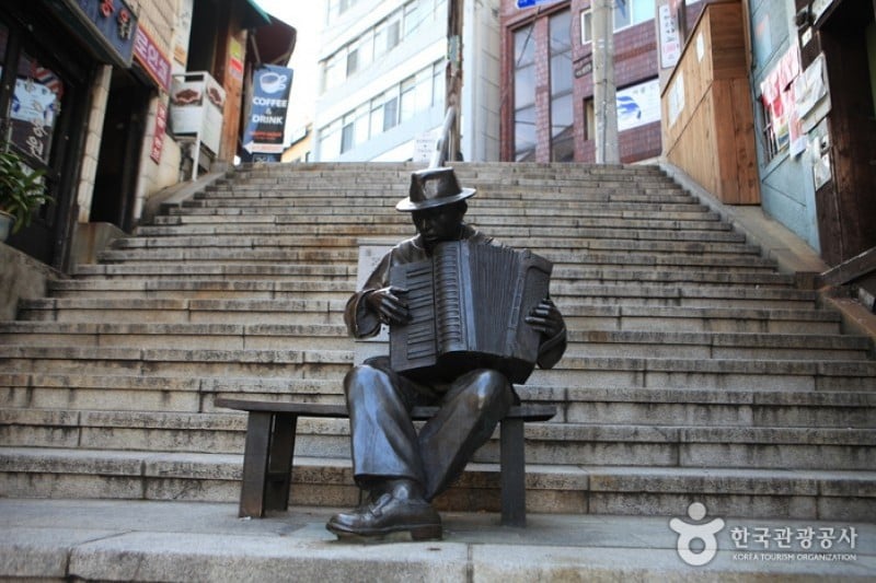 40-step Culture &amp; Tourism Theme Street  (3/10)