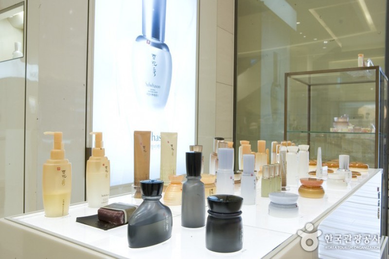Sulwhasoo - Lotte Department Store Centum City Branch  (3/9)