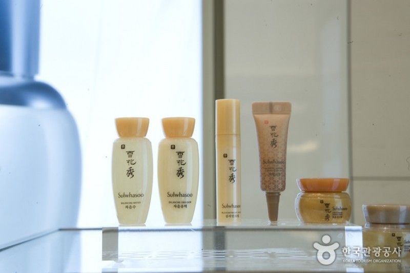 Sulwhasoo - Lotte Department Store Centum City Branch  (5/9)