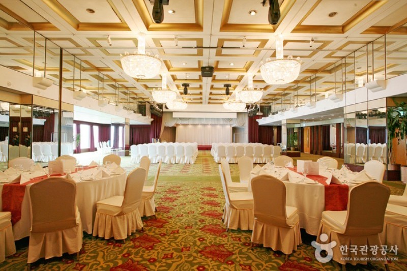 Novotel Ambassador Busan 